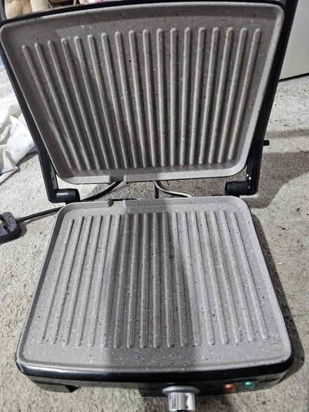 Photo of free Sandwich press (GU21) #2