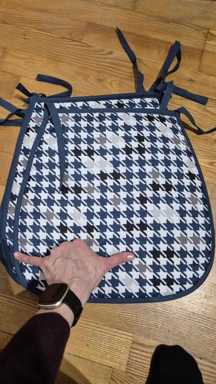 Photo of free 4 Seat cushions (SE16) #2