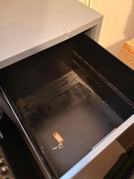 Photo of free 2 drawer ,etal filing cabinet (SG5 3EP, Great Offley) #2