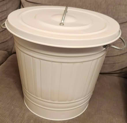 Photo of free Garbage Can (Burhamthorpe & Robert Speck) #1