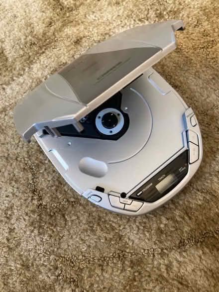 Photo of Portable CD Player, River area M/head. (Maidenhead SL6) #1