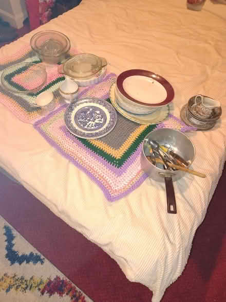 Photo of free Assorted kitchen items (Lemington NE15) #2