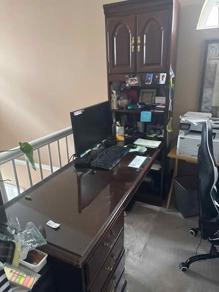 Photo of free Executive office desk (Elkridge near Port Capital) #4