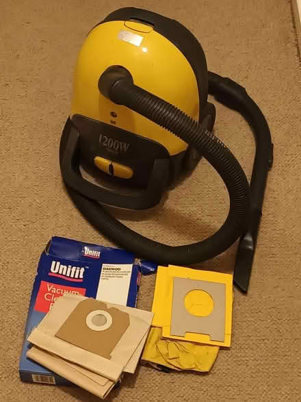 Photo of free Daewoo vacuum cleaner (Hednesford WS12) #1