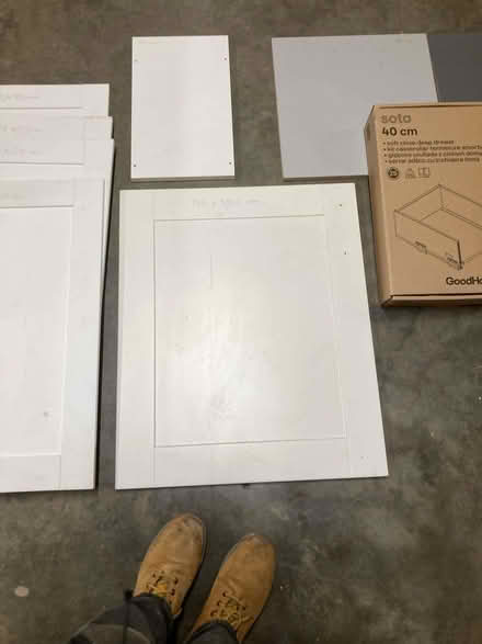 Photo of free PRESTEIGNE Fitted kitchen cabinet components (Presteigne LD8) #2