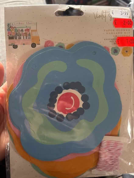 Photo of free Paper flower garland (S80 3) #1