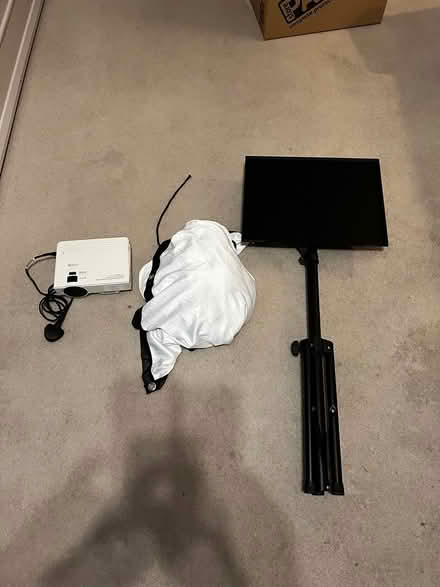 Photo of free Projector, stand and screen (RH15) #4