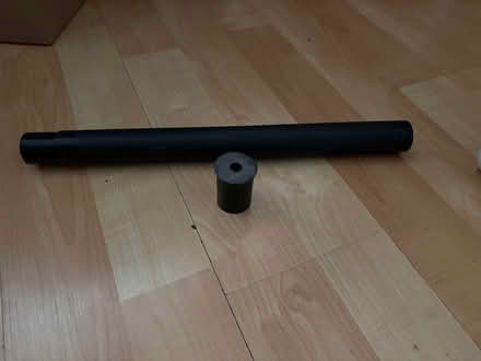 Photo of Posts, feet and shelves (L5L 5P5) #2
