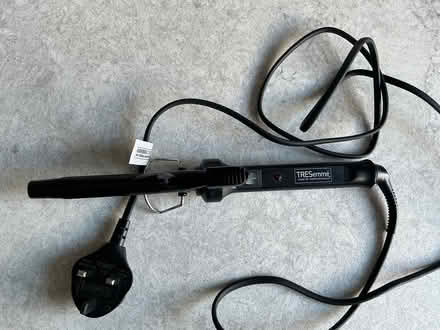 Photo of free Hair curling wand tongs TRESemme (BT10) #1