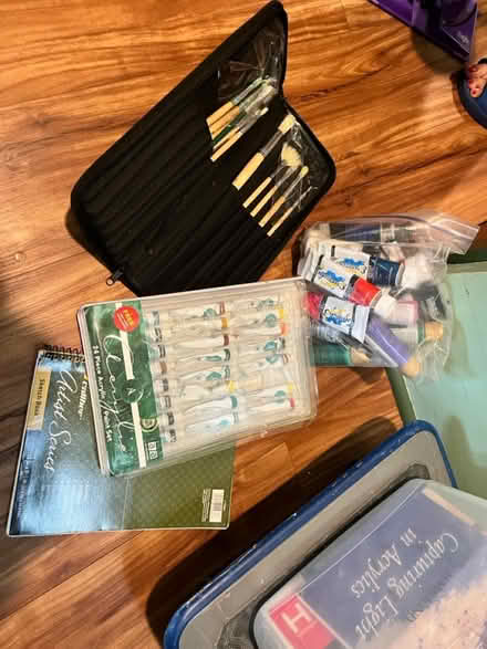 Photo of free Art supplies, acrylic, paints etc (1621 Dole St. 96822) #2