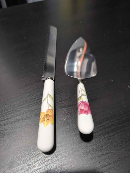 Photo of free Cake cutting set (Brentwood) #1