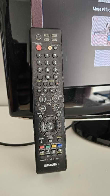 Photo of free Perfectly working 32" TV Samsung LCD - ignore that stroking! (Townsend AL3) #3