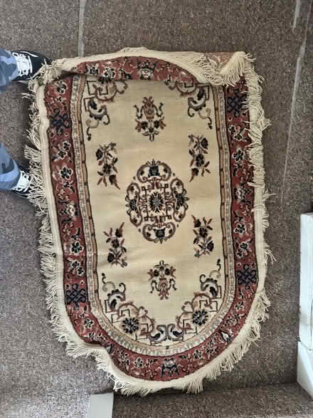 Photo of free Small rug (The Meadows NG2) #1