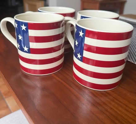Photo of free 4 American Flag mugs (Adams Point) #1