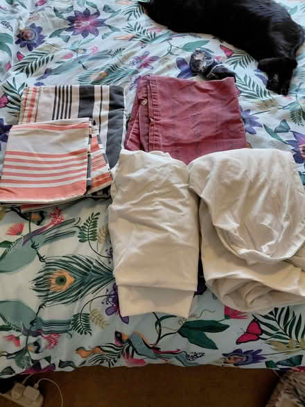 Photo of free Single duvet covers, pillowcases and two fitted sheets (Forestdale CR0) #1