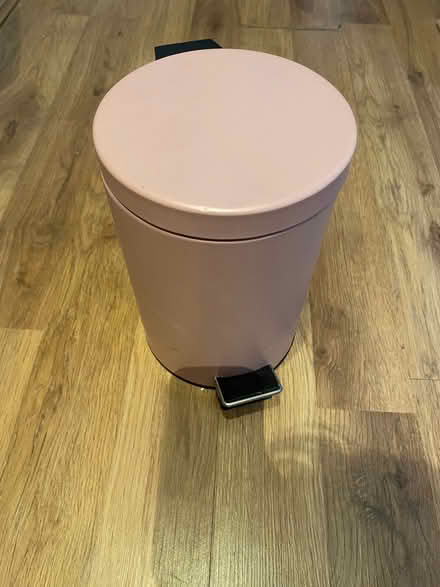 Photo of free Pedal bin (Barking IG11) #1