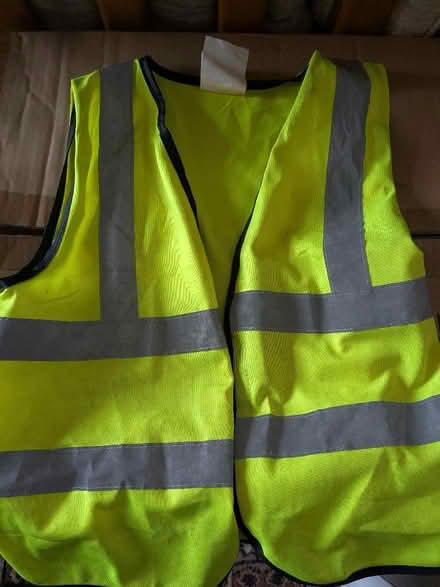 Photo of free Children's hi-vis vest, age 4-6 (Brincliffe Edge S7) #1