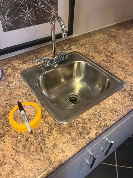 Photo of free 3 sinks (Old ottawa south) #1