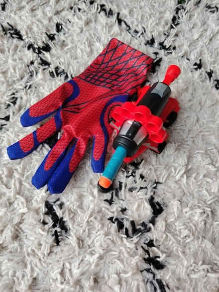 Photo of free Spiderman shooter (Chessington KT9) #1