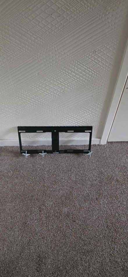 Photo of free Tv wall bracket universal (GL20) #3