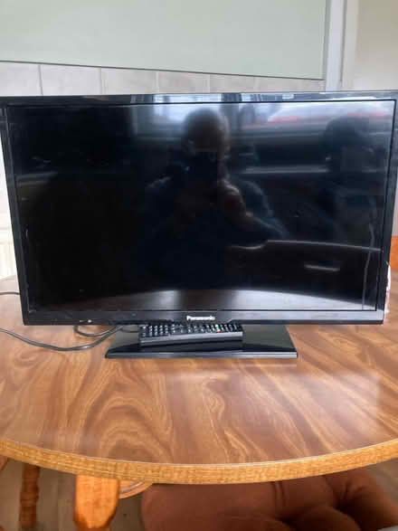 Photo of free Panasonic 24 inch tv (ST6 Smallthorne) #1