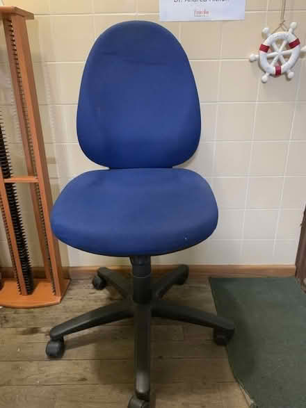 Photo of free Desk chair (Weissensee) #1