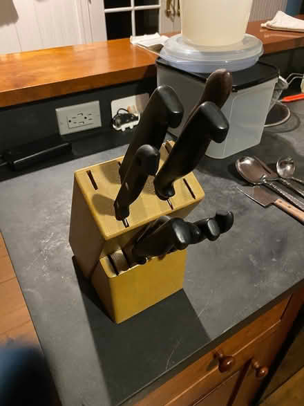 Photo of free 8 Various & Sundry kitchen knives (Ivy) #2