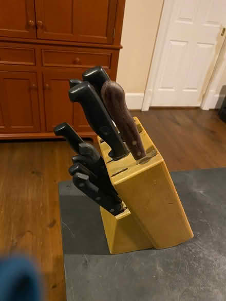 Photo of free 8 Various & Sundry kitchen knives (Ivy) #1