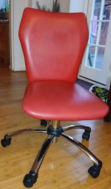 Photo of free Red leather swivel office chair (Bewdley DY12) #1