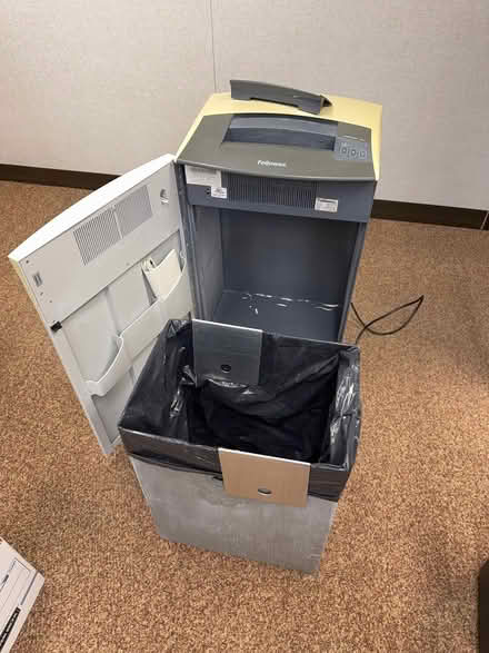 Photo of free large paper shredder (Near Slack and Merivale) #2