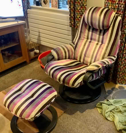 Photo of free 2 x reclining chairs with foot stools (Waterlooville PO7) #3