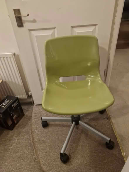 Photo of free Green office chair (Horningsea CB25) #1