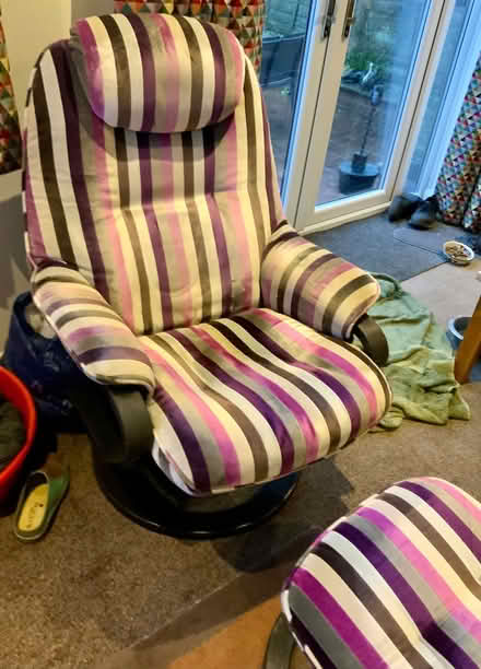 Photo of free 2 x reclining chairs with foot stools (Waterlooville PO7) #2