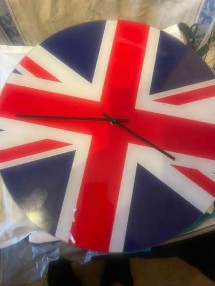 Photo of free Glass clock (W10 nottinghill) #1