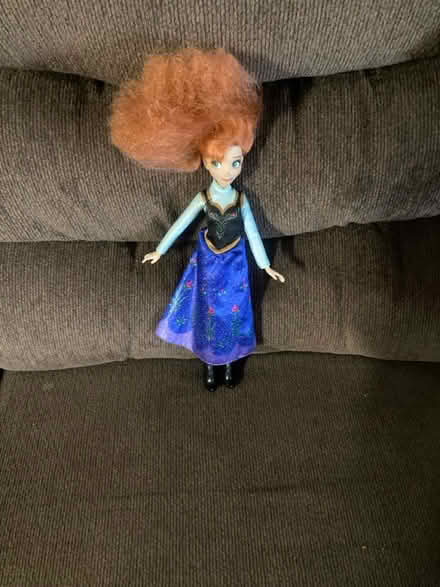Photo of free Disney frozen Anna doll (DE) #2