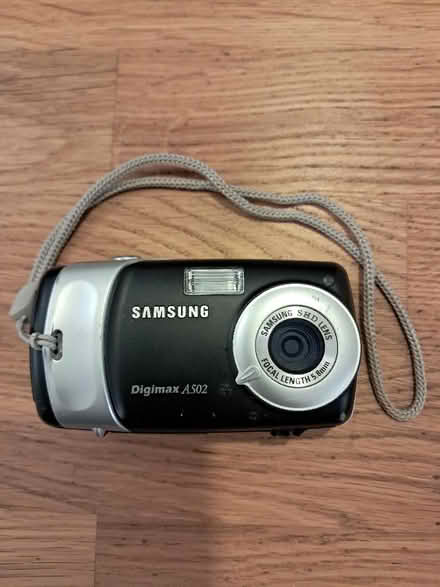 Photo of free Retro Samsung digital camera (Kennington OX1) #1