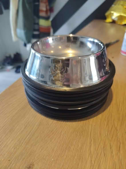Photo of free Cat/dog/pet food bowls (Tooting, SW17) #1