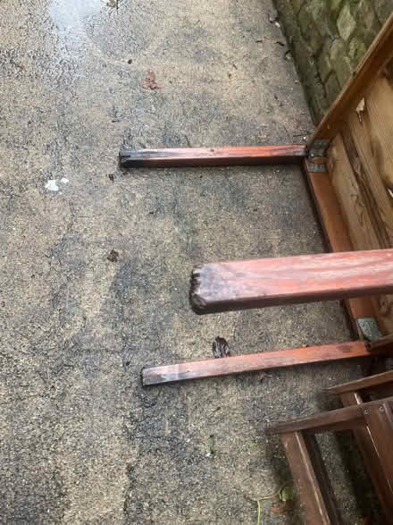 Photo of free Wood table and chairs (St. John's Wood NW8) #4