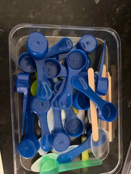 Photo of free Mixed plastic measuring scoops (Hemel Hempstead HP2) #1