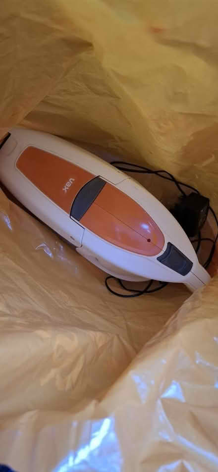 Photo of free Vax Hoover + charger (Croydon CR2) #1
