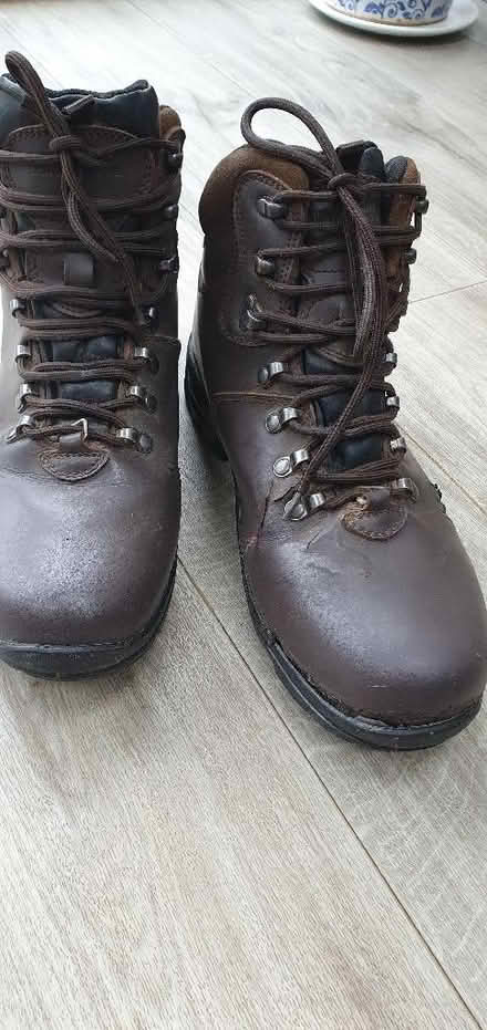 Photo of free Hiking boots 10, need repair (Jersey Farm AL4) #2