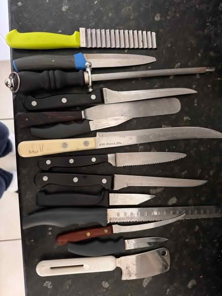 Photo of free Mixed kitchen knives and tools (Hemel Hempstead HP2) #1