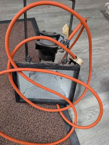 Photo of free 2 halogen lights & bulbs (Woodley RG5) #2