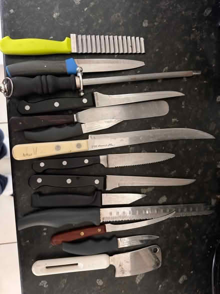 Photo of free Mixed kitchen knives and tools (Hemel Hempstead HP2) #2