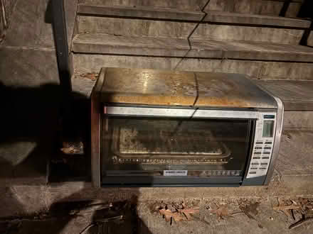 Photo of free this toaster oven is awesome (Columbia Heights) #1