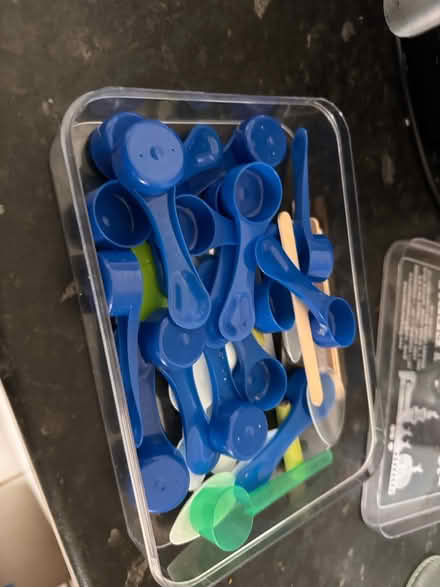 Photo of free Mixed plastic measuring scoops (Hemel Hempstead HP2) #2
