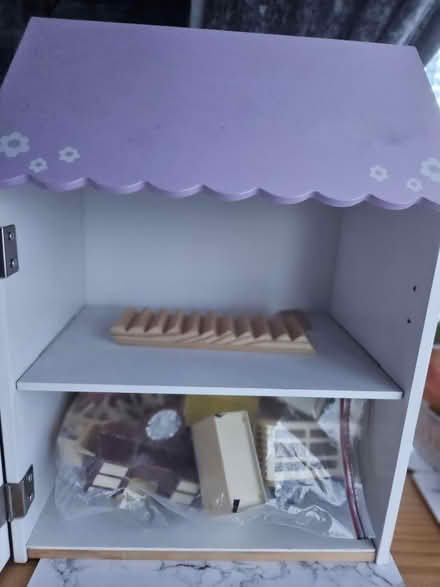 Photo of free Small dolls house (Willaston CH64) #2