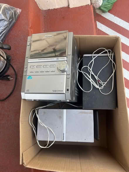 Photo of free 5 disc cd player (East end Alameda) #1