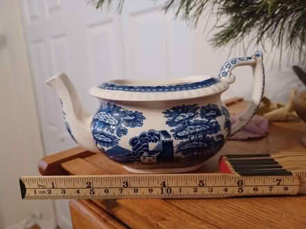 Photo of free English china teapot without lid (near Britannia Plaza) #1