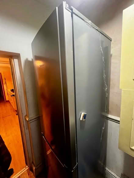 Photo of free Hotpoint Fridge Freezer (W36sn) #4